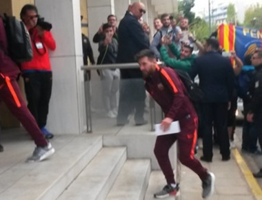 «Πανικός» στο ξενοδοχείο που διανυκτερεύει η Μπαρτσελόνα από Έλληνες φίλους της ομάδας (βίντεο)